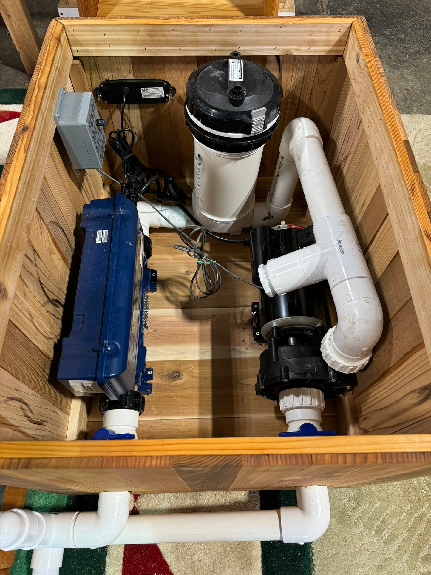 6' Cedar Wood Spa / Hot Tub *Seats 4-6