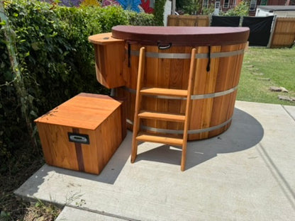 6' Cedar Wood Spa / Hot Tub *Seats 4-6