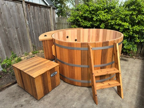 6' Cedar Wood Spa / Hot Tub *Seats 4-6